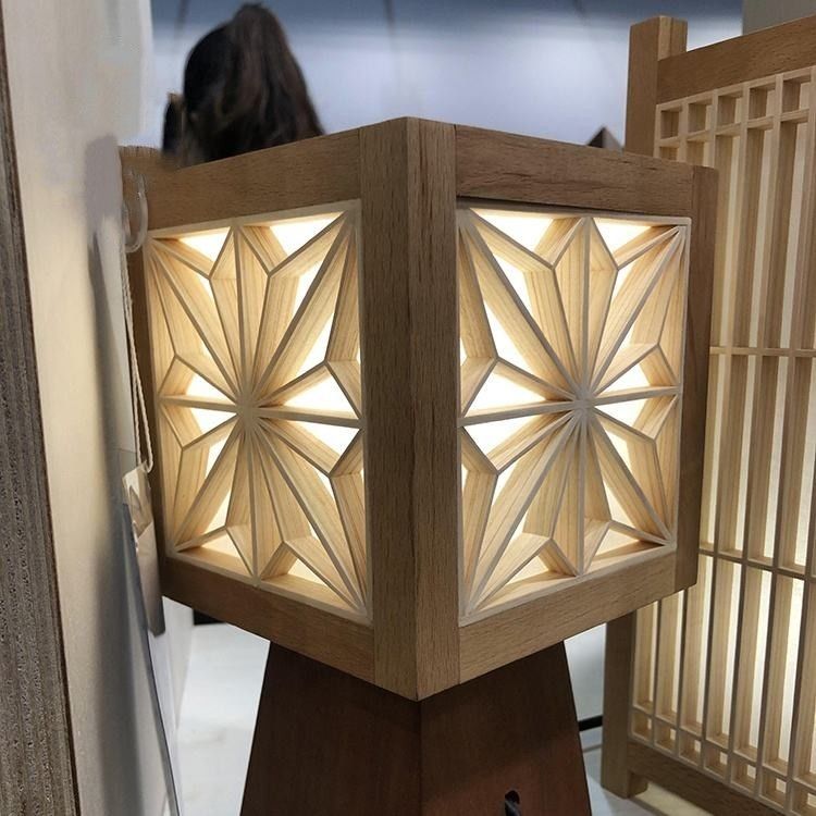 রেস্তোরাঁর জন্য দেহাতি আলংকারিক কাঠ কুমিকোর নেতৃত্বে জলের বুদবুদ কাঠ বিভাজক স্ক্রিন