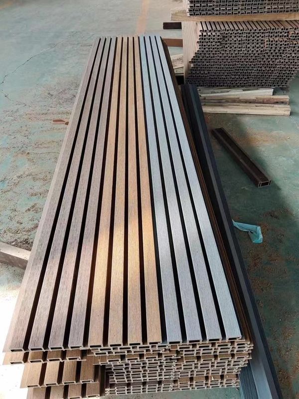 বাইরের আচ্ছাদন শব্দরোধী বহিরঙ্গন প্লাস্টিক কম্পোজিট বাগান জলরোধী বহিরঙ্গন grooved কাঠ siding