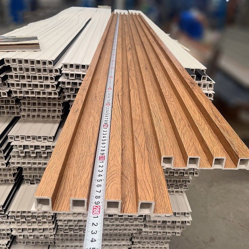 কারখানার অভ্যন্তরীণ সজ্জা পিভিসি লেপ আবরণ ওয়াল বোর্ড ডাব্লুপিসি অভ্যন্তরীণ ফ্লুটেড ওয়াল প্যানেল