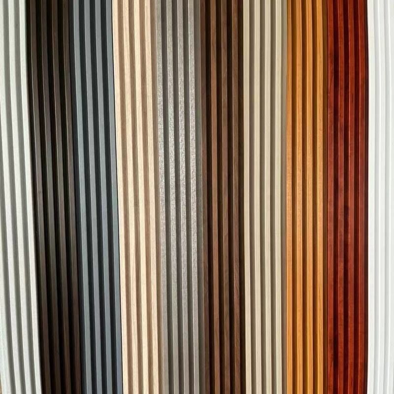 জলরোধী wpc দেওয়াল প্যানেল পিভিসি ফিল্ম কাঠ প্লাস্টিক wpc সিলিং স্লট আচ্ছাদন ফ্ল্যাটেড অভ্যন্তরীণ দেওয়াল প্যানেল