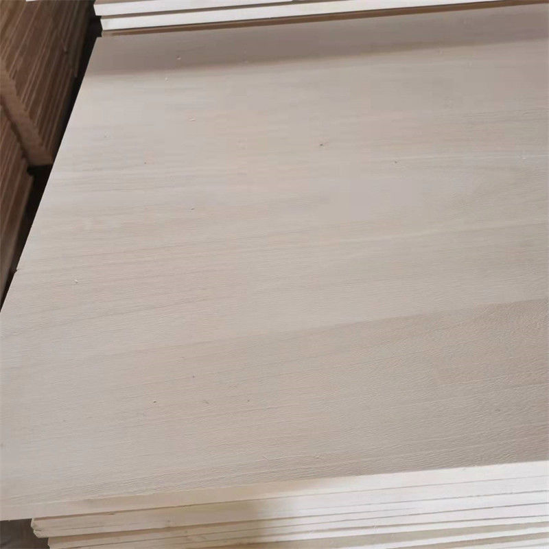 পাইকারি মূল্য 4 * 8ft 18mm পাইন কাঠের আঙুলযুক্ত পাইন প্রান্তের রাবার বোর্ড নিউজিল্যান্ড আসবাবপত্রের জন্য কঠিন কাঠের বোর্ড