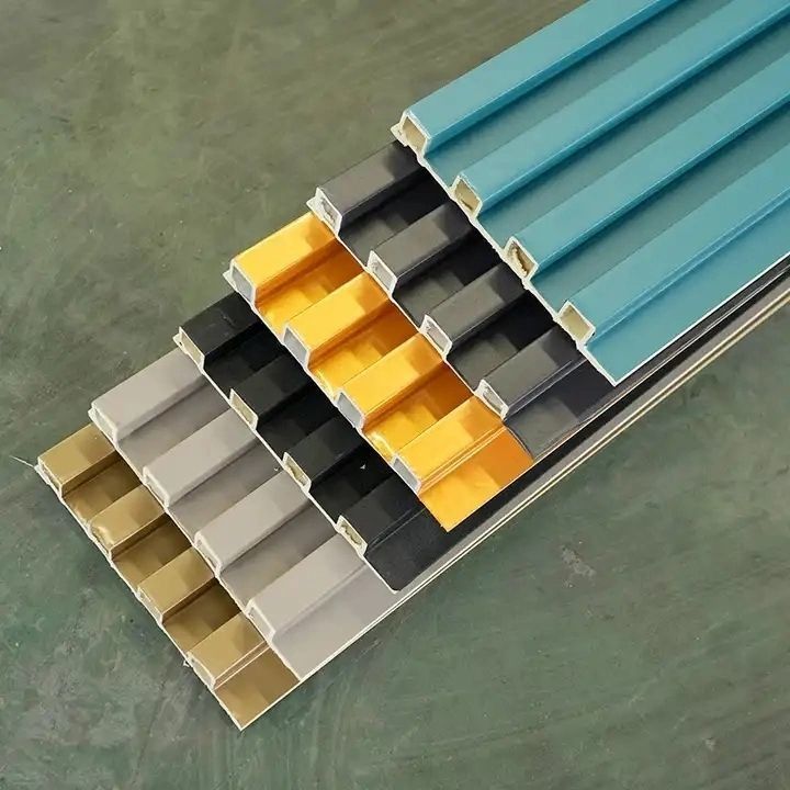 উচ্চমানের কাঠ প্লাস্টিক কম্পোজিট সজ্জা অভ্যন্তরীণ সজ্জা 3D জলরোধী Wpc বহিরাগত দেয়াল আবরণ