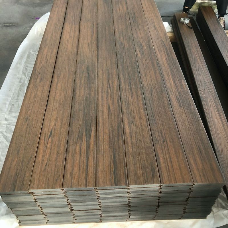 ইউরোপীয় কো-এক্সট্রুশন ওয়াটারপ্রুফ ডেক ফ্লোর ডাব্লুপিসি হোল ডেকিং কম্পোজিট ডেকিং আউটডোর ব্যবহার ব্রাশযুক্ত কাঠ প্লাস্টিক কম্পোজিট