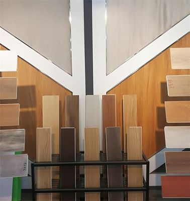 Uv আবরণ SPC ভিনাইল ফ্লোরিং 5mm 6mm 8mm Spc কোর ভিনাইল প্লাঙ্ক