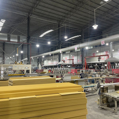 বাঁশ কাঠের কার্বন ফিনিয়ার বোর্ড আয়না সাইডিং অগ্নি প্রতিরোধী পিভিসি ওয়াল প্যানেল অ্যাপার্টমেন্ট অফিসের জন্য